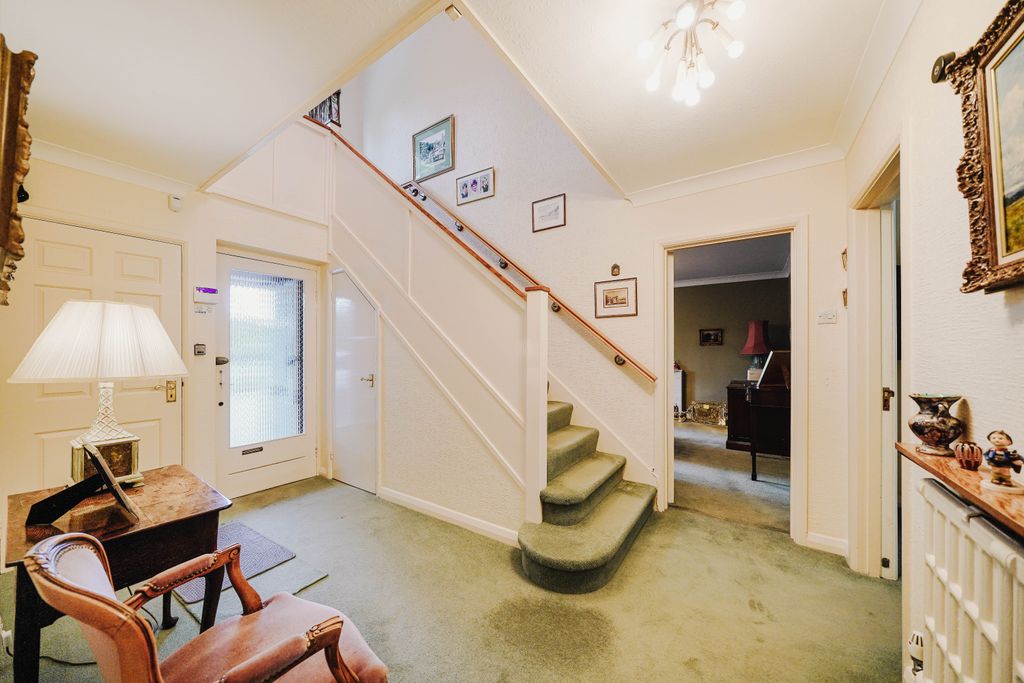 Property photo 2 of 21