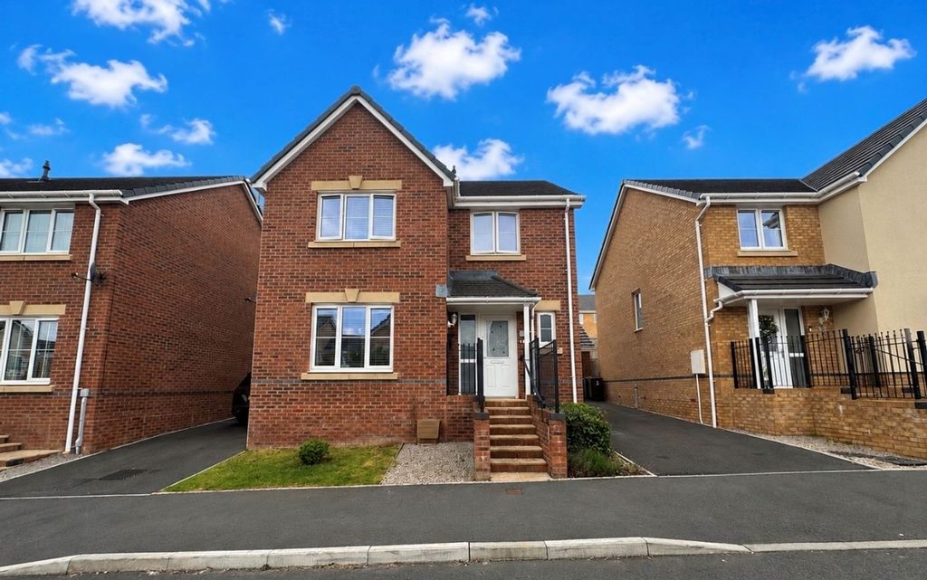 Property photo 1 of 32