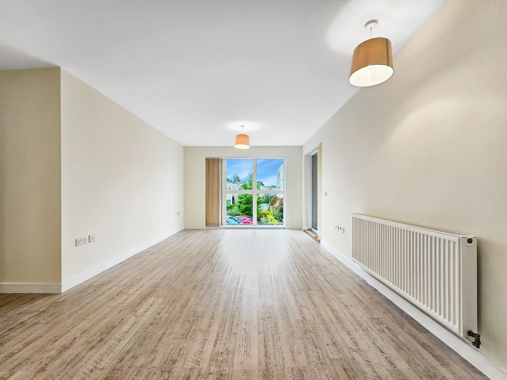 Property photo 3 of 11 1000140058