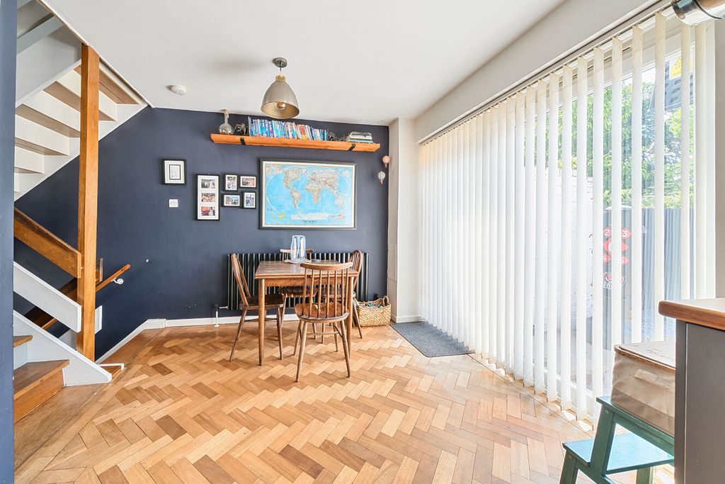 Property photo 3 of 25 1501360-2-6A6c9dc...