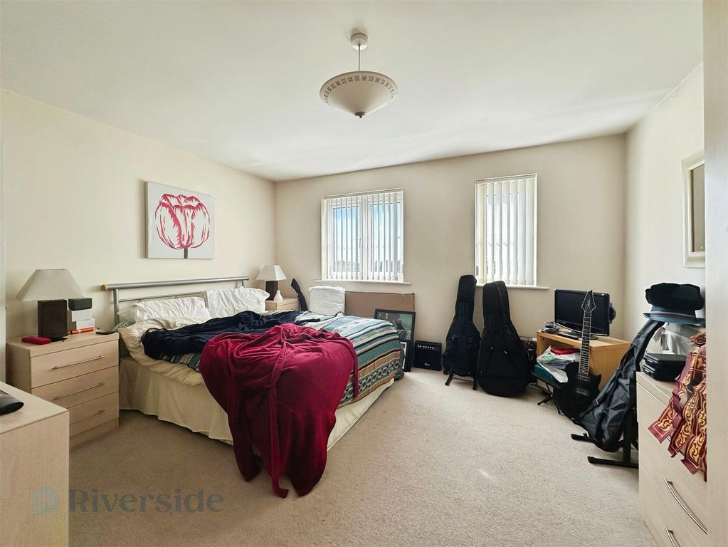 Property photo 3 of 6