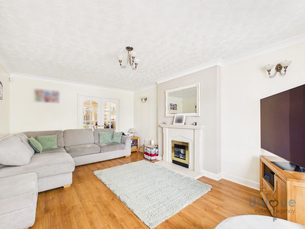 Property photo 3 of 42