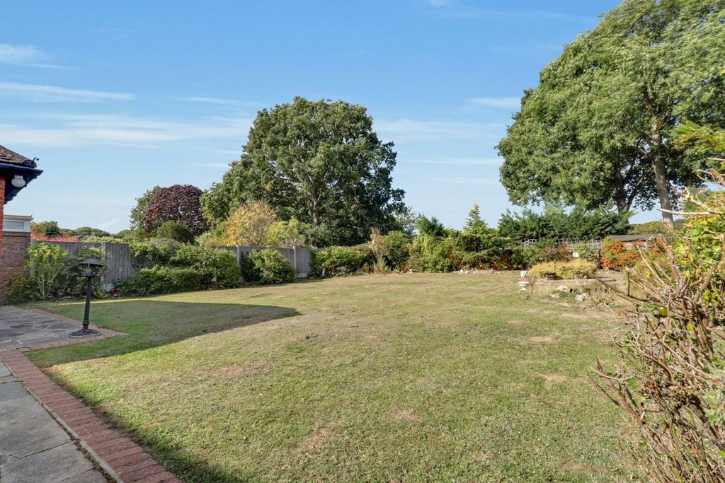 Property photo 3 of 20