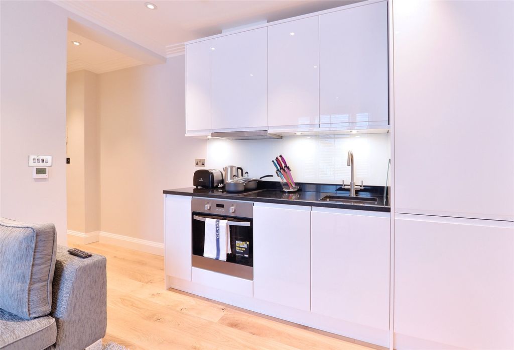 Property photo 3 of 7 Picture No. 06