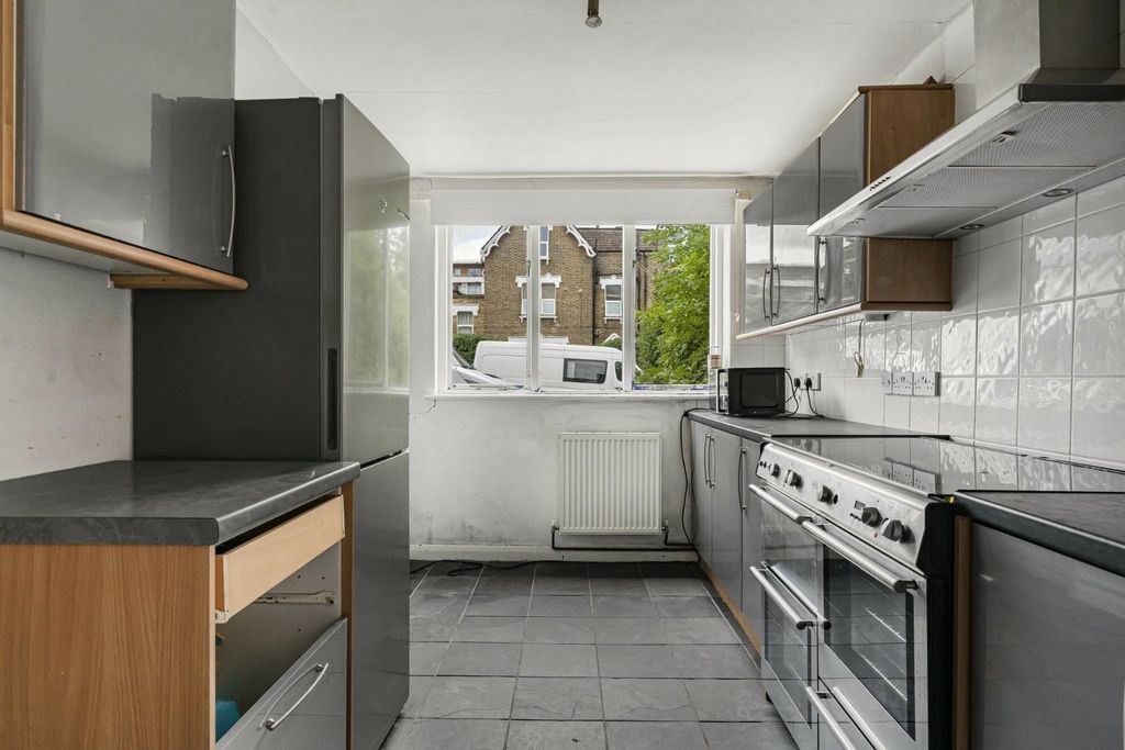 Property photo 3 of 22 28_65229.Jpg