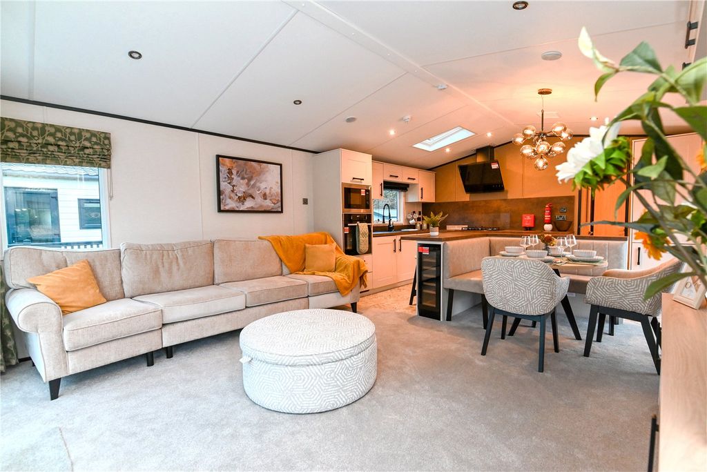 Property photo 2 of 15 Picture No. 03