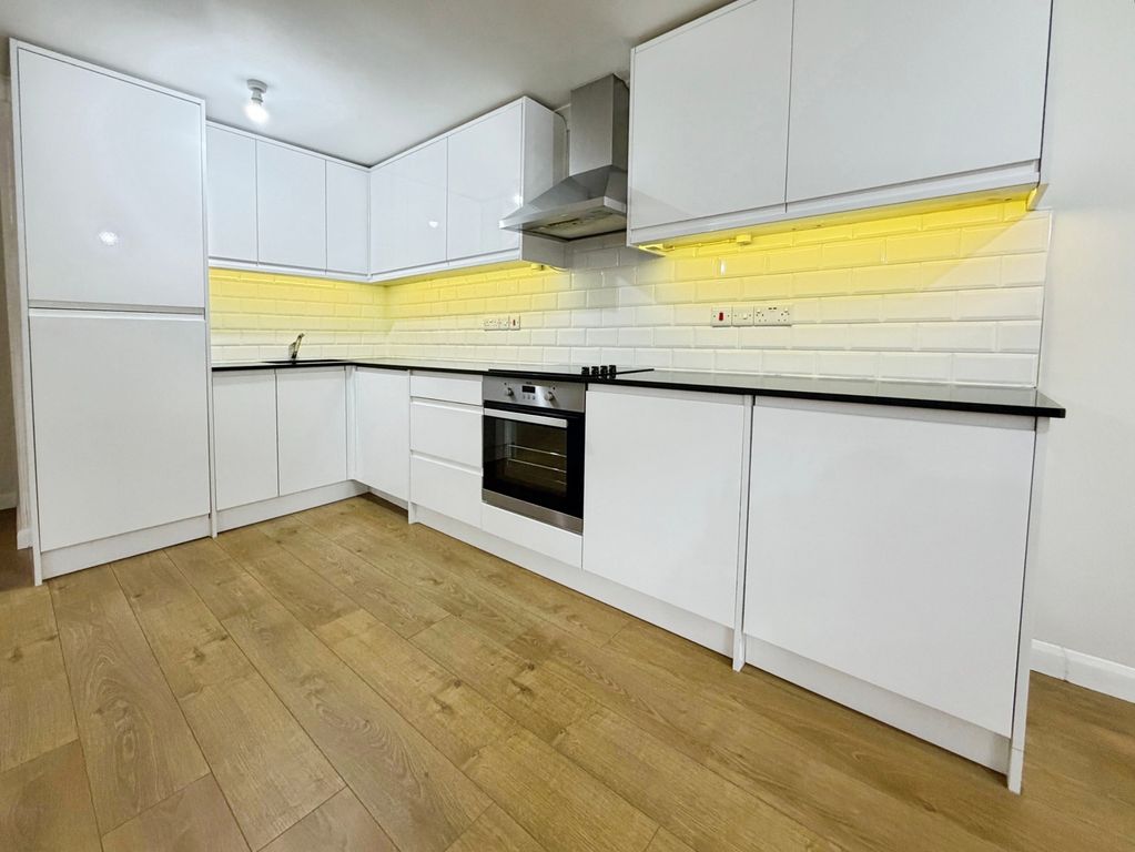 Property photo 3 of 21 Pbox-Img.Jpg