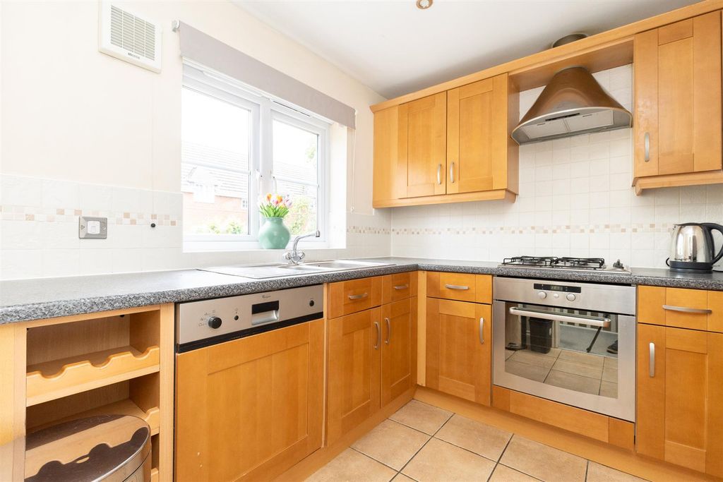 Property photo 3 of 17 16Copleywalk-14.Jpg