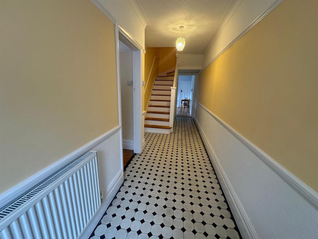 Property photo 3 of 14 Reception Hallway
