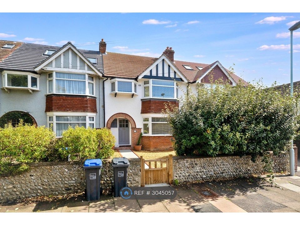 Property photo 2 of 21