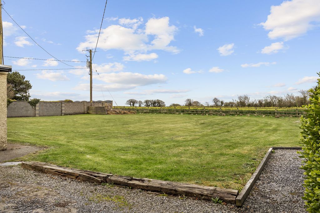 Property photo 3 of 23