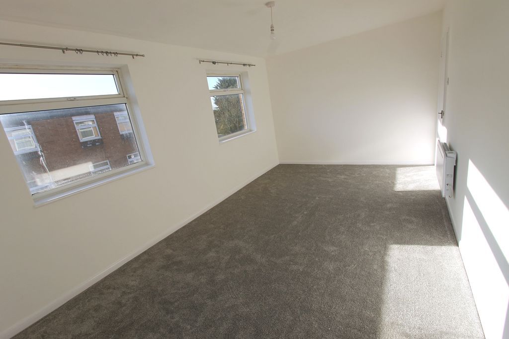 Property photo 3 of 10 Photo 6