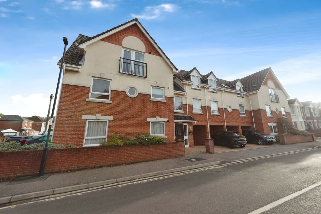 Property photo 1 of 15 Photo