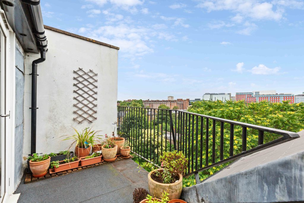 Property photo 2 of 17 14 (5).Jpg