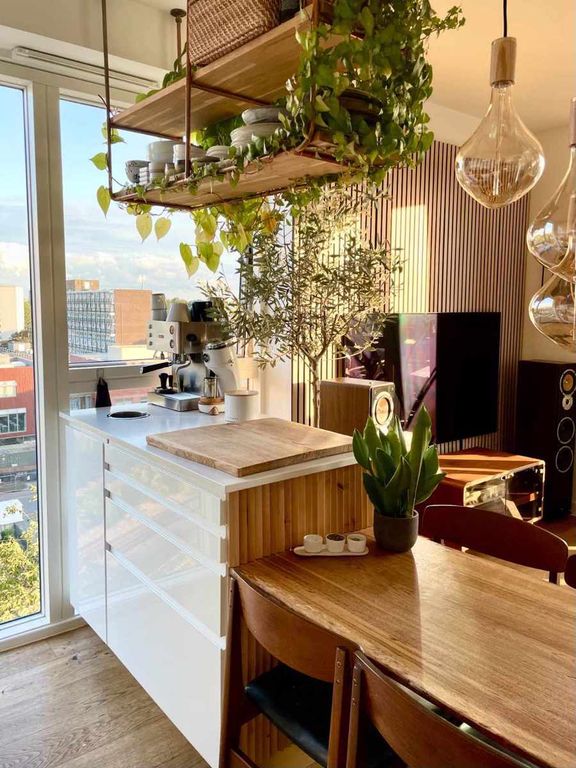 Property photo 3 of 13 Kitchen Island