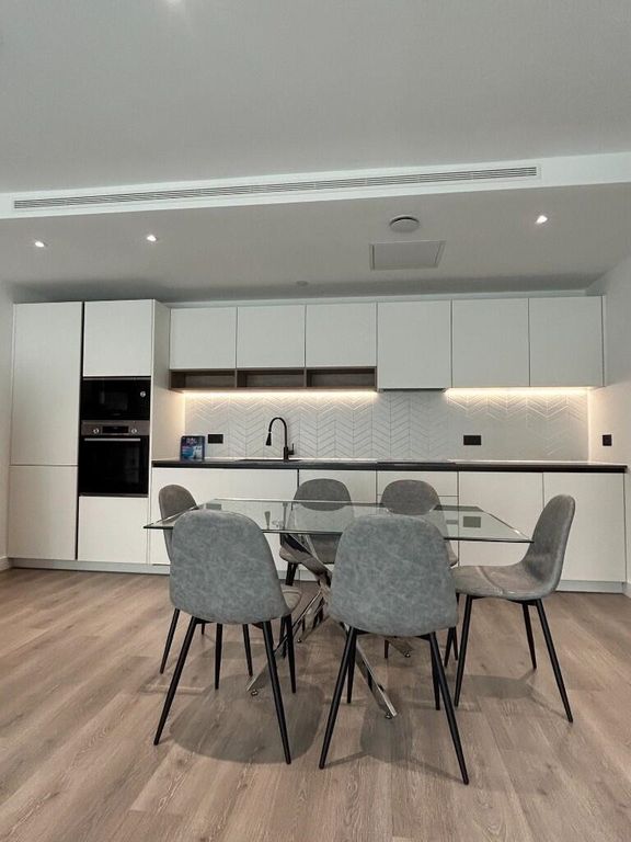 Property photo 2 of 10 Kitchen