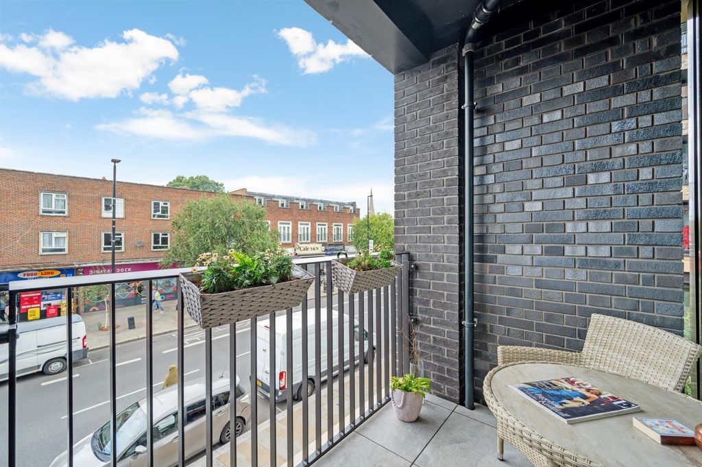 Property photo 3 of 10