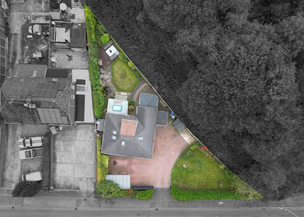 Property photo 2 of 28