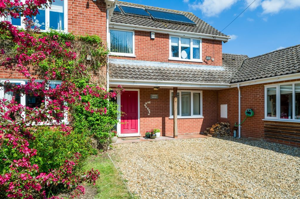 Property photo 2 of 33