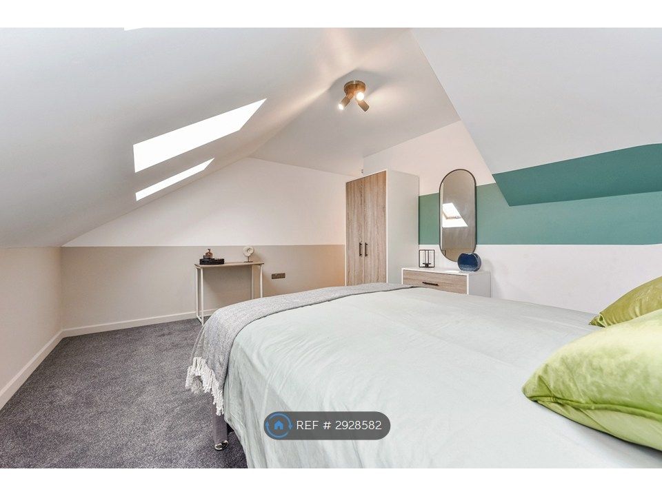 Property photo 2 of 4 Room 7 Ensuite