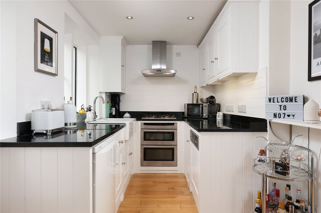 Property photo 3 of 12 Picture No. 36