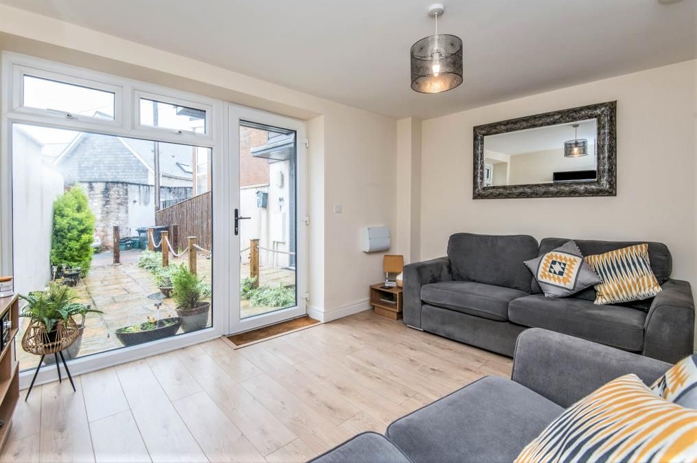 Property photo 3 of 10 Living Room