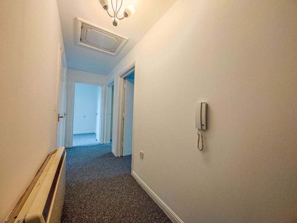 Property photo 3 of 17 Photo 6