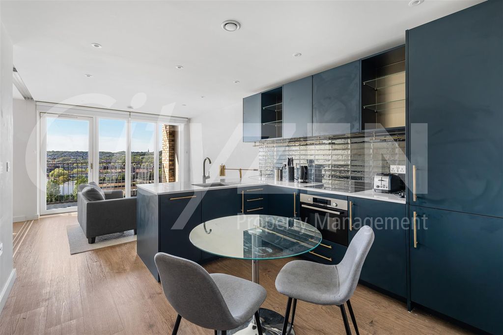 Property photo 1 of 14 Reception