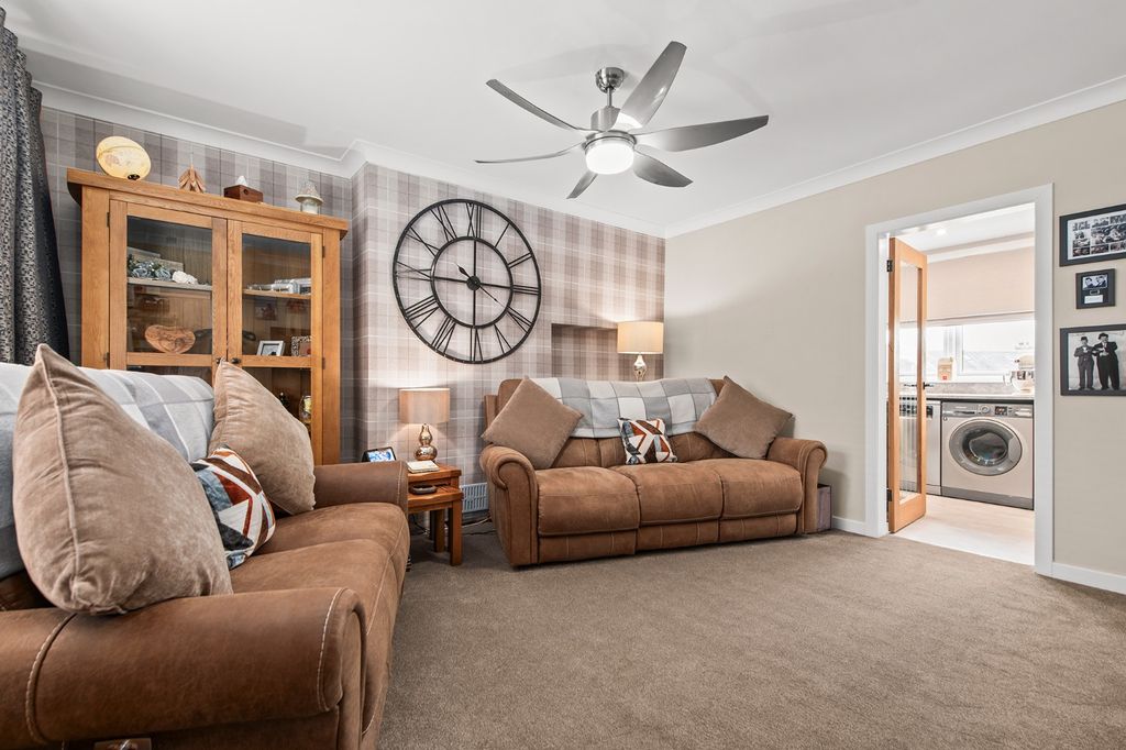 Property photo 2 of 22 4413515