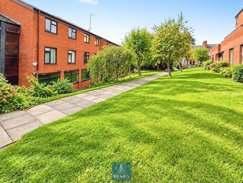 Property photo 1 of 9 Communal Garden
