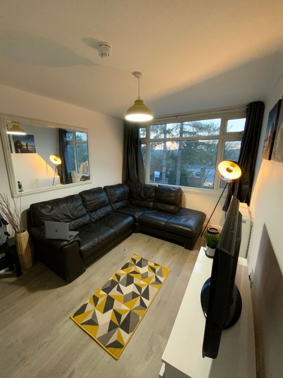 Property photo 3 of 11 Living Room