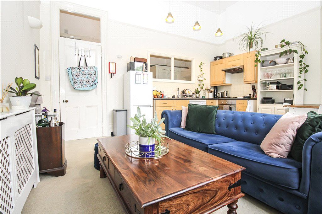 Property photo 3 of 8 Reception