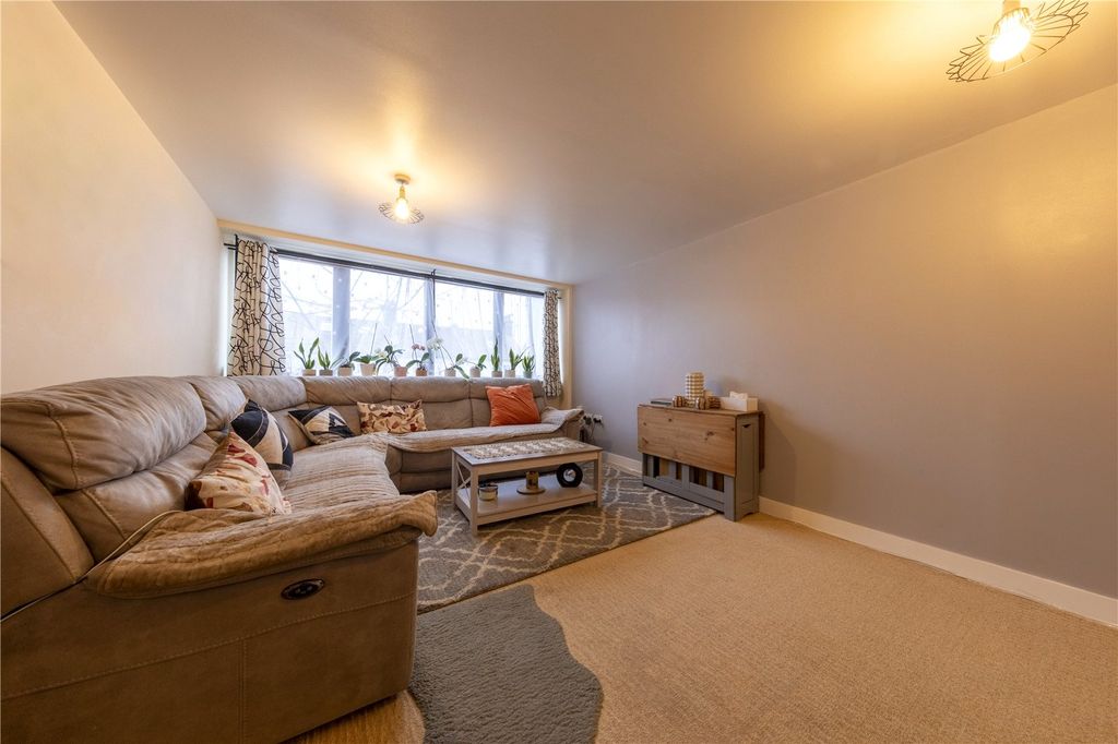 Property photo 2 of 11 Picture No. 20