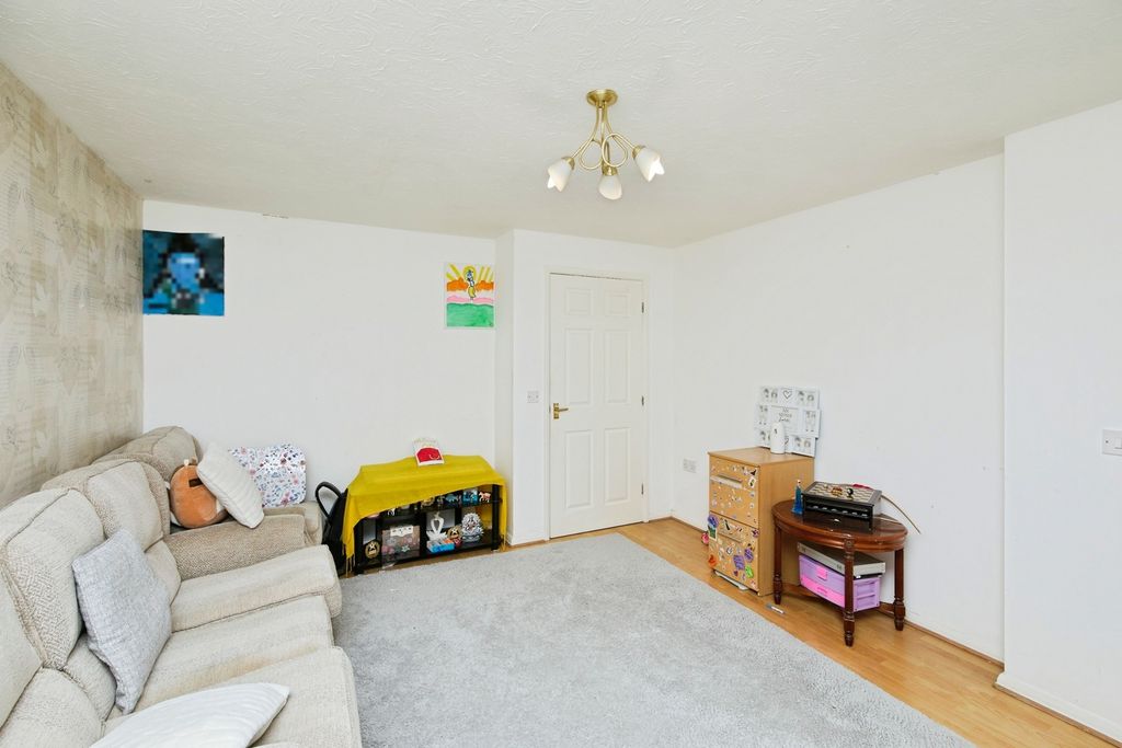 Property photo 2 of 19 Living Room