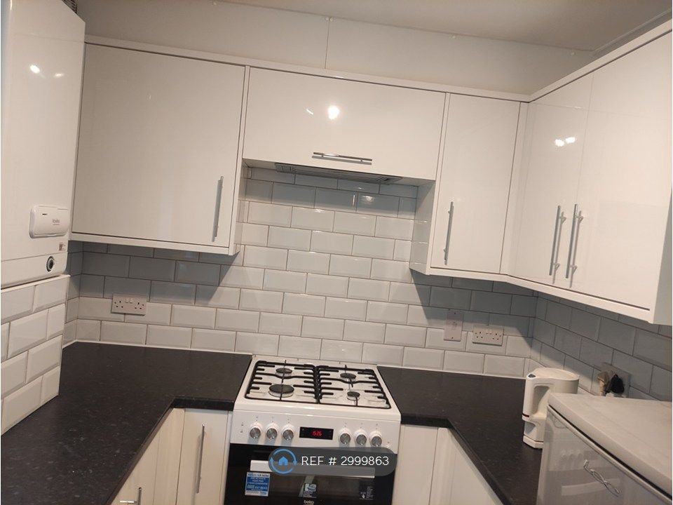 Property photo 2 of 20 Kitchen