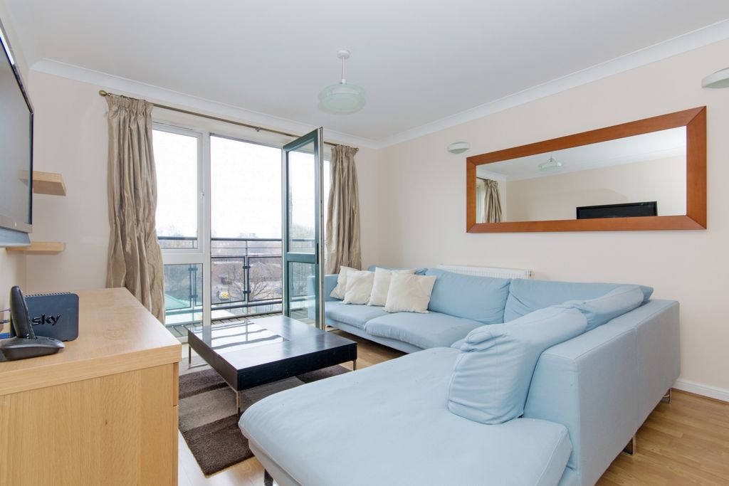 Property photo 3 of 10 Photo 1