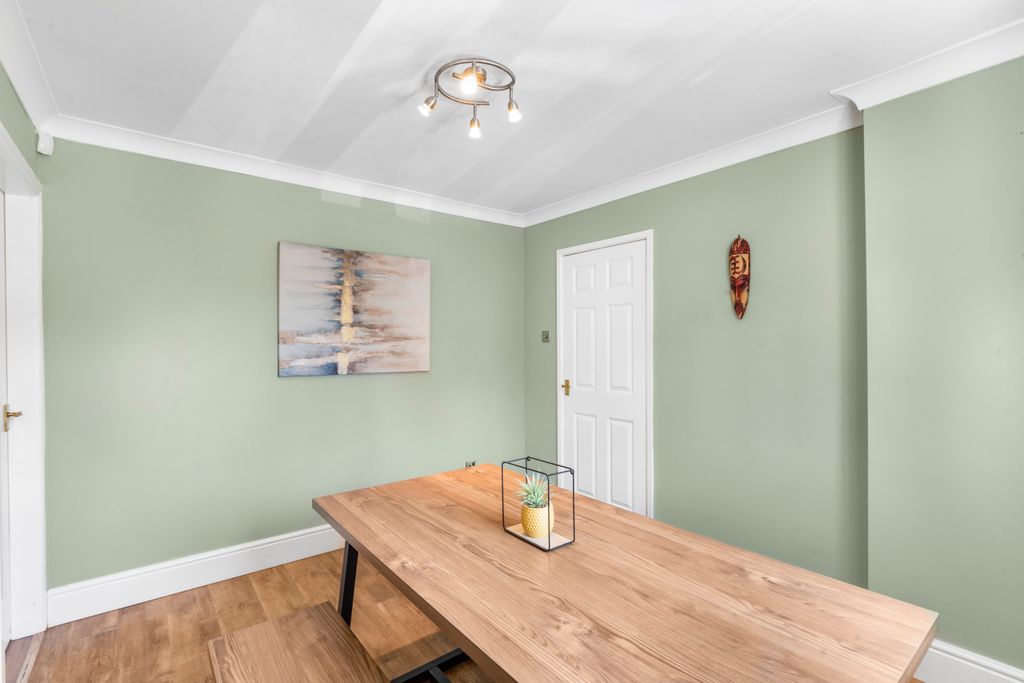 Property photo 3 of 16 Dining Room