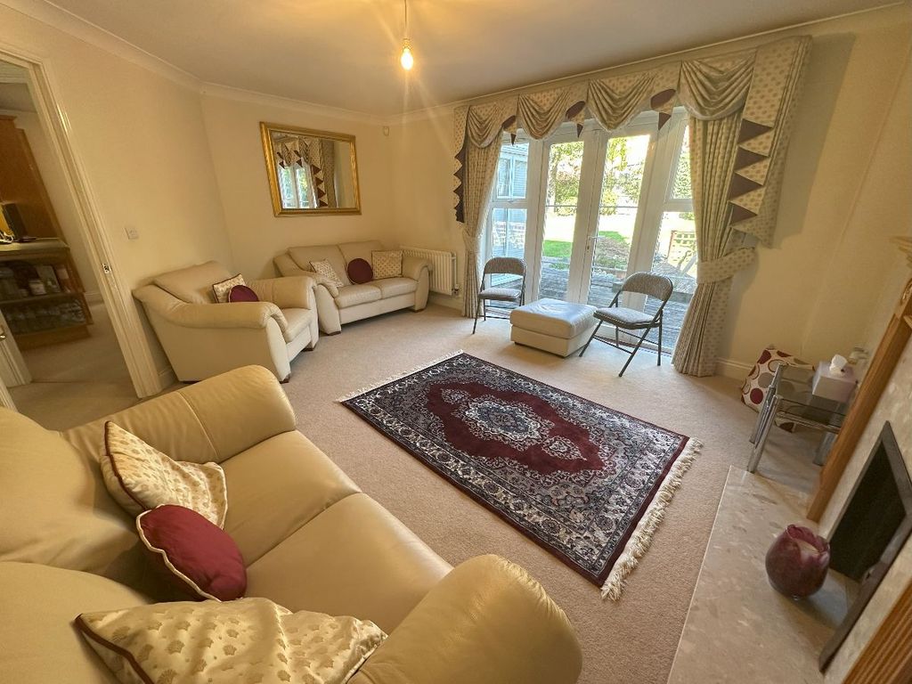 Property photo 2 of 22