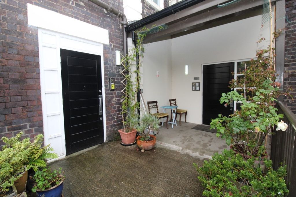 Property photo 1 of 23 Entrance