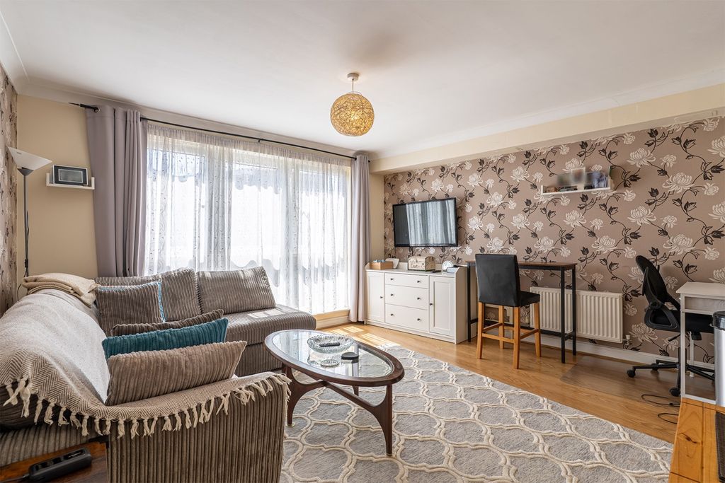 Property photo 1 of 10 5275991