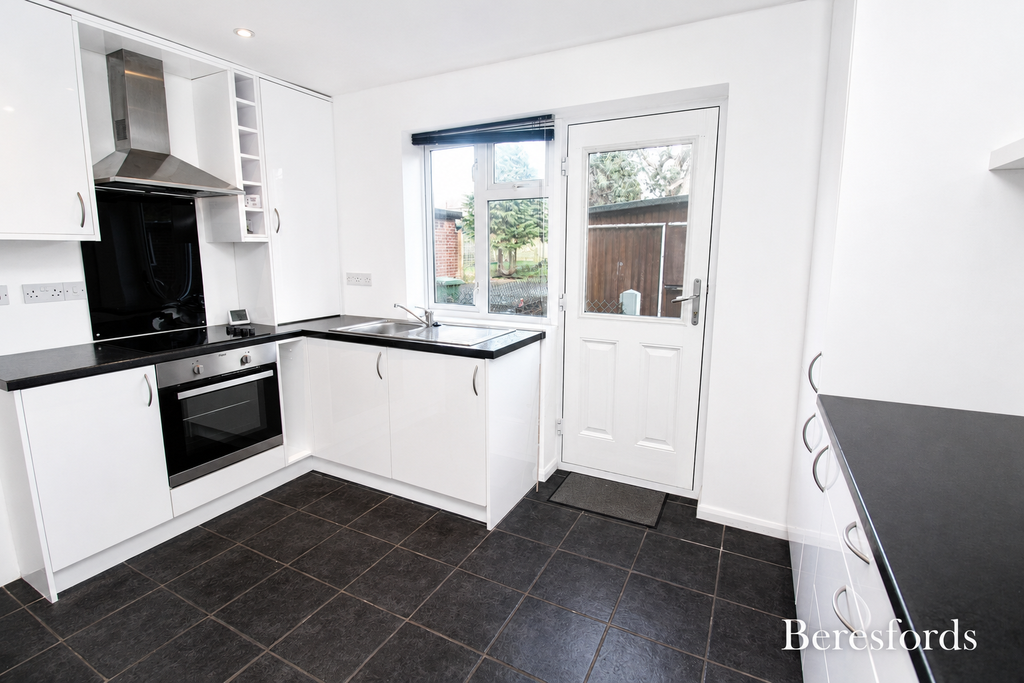 Property photo 3 of 9 Kitchen View 1
