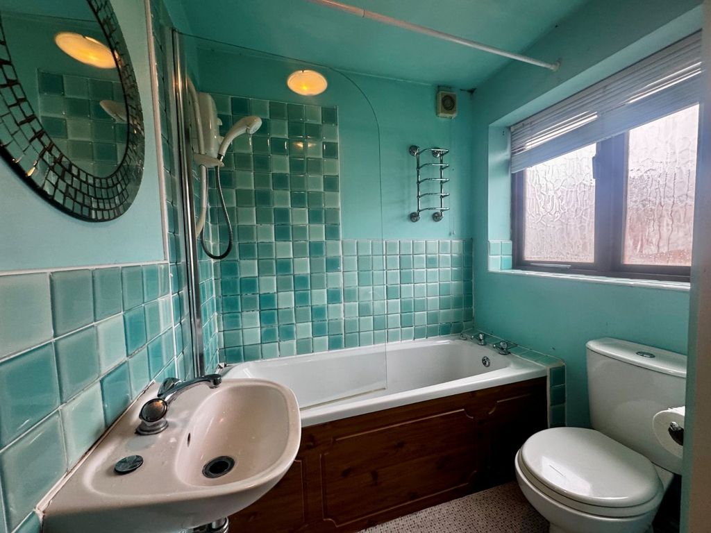 Property photo 2 of 9 Picture No. 10