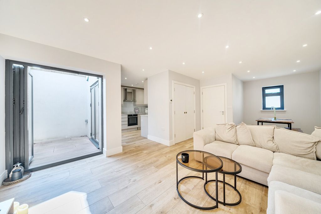 Property photo 2 of 13 1431223-11-69Bc0F...