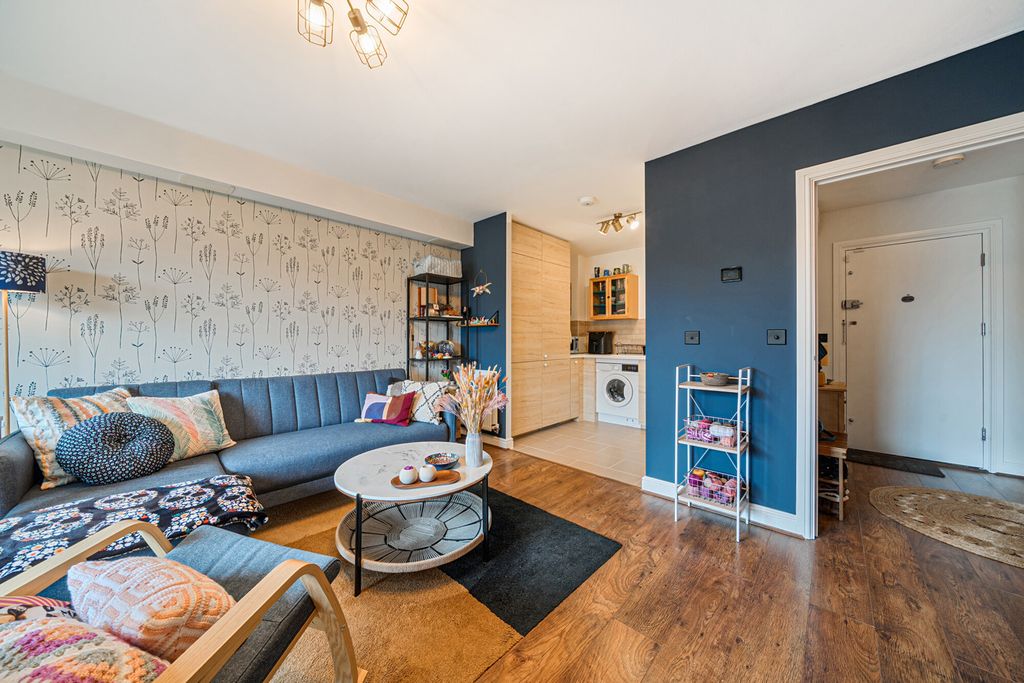 Property photo 3 of 20 1513723-16-6A9811...