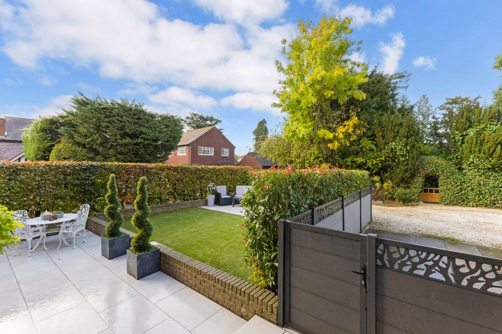 Property photo 3 of 27