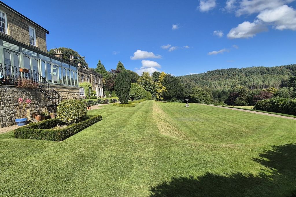 Property photo 3 of 51