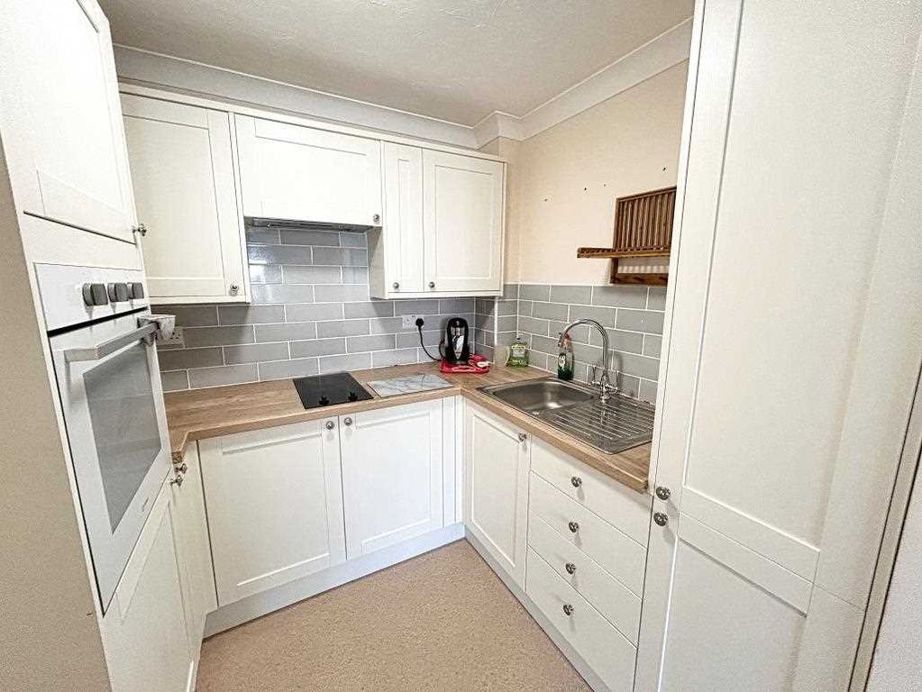 Property photo 2 of 13 Kitchen