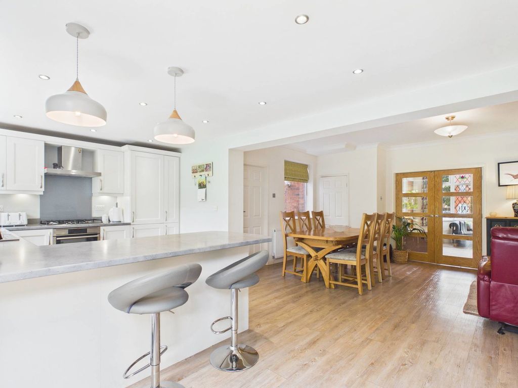 Property photo 2 of 36