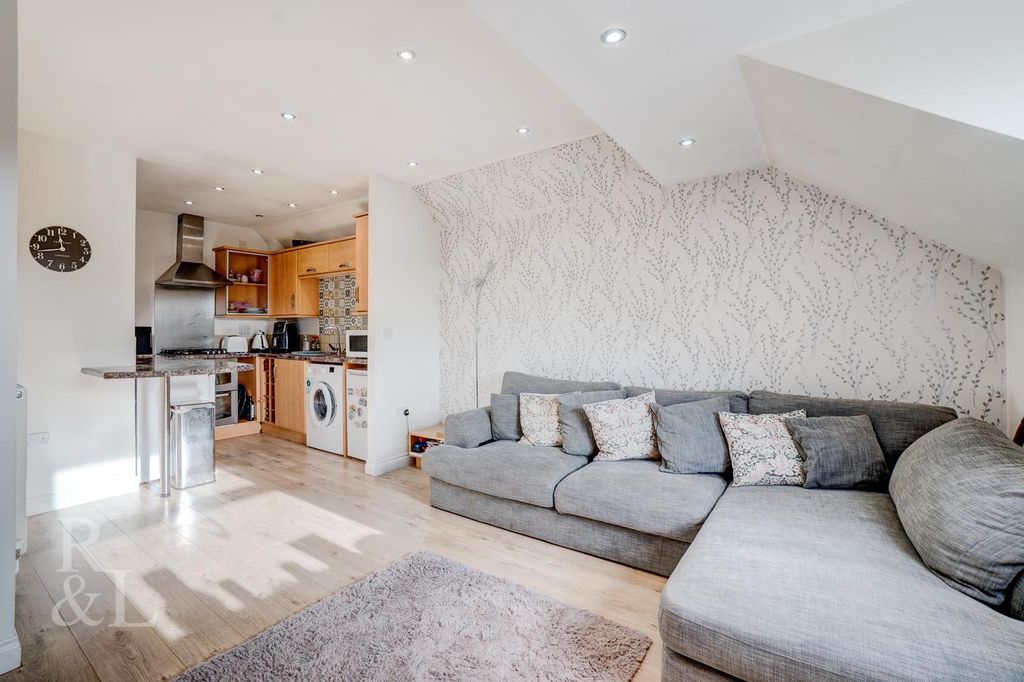 Property photo 2 of 13 Batched  (14).Jpg