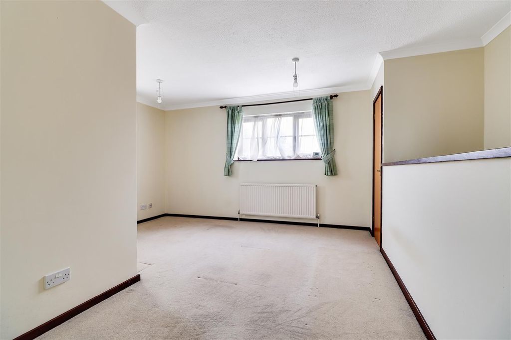 Property photo 3 of 13 Img (8).Jpg